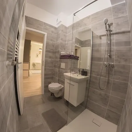 The Chic Minimalist - Apartment Iasi Esterno foto