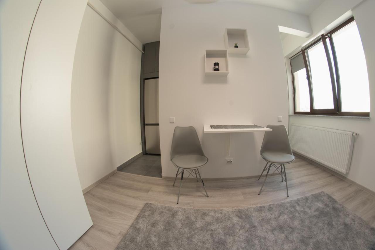 The Chic Minimalist - Apartment *