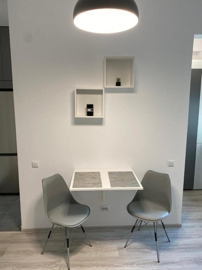 The Chic Minimalist - Apartment Iasi